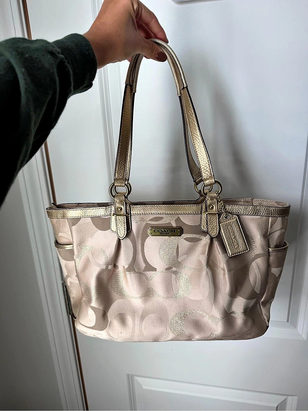 Coach Gallery Optic Signature Tote Beige & Gold with Purple Lining